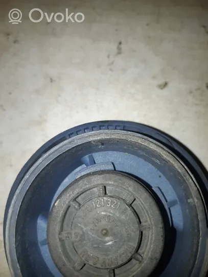 Volkswagen PASSAT B5 Tapón del depósito de refrigerante 1J0121321B