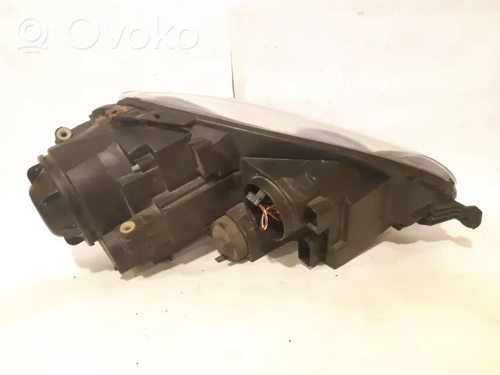 Volkswagen Golf V Lampa przednia 1K6941031