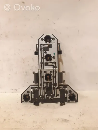Volkswagen Golf IV Porte ampoule de feu arrière 1J6945257