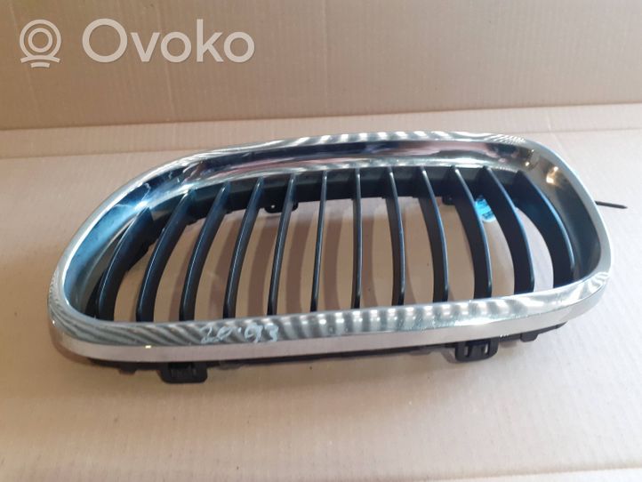 BMW 3 E90 E91 Grille calandre supérieure de pare-chocs avant 51137201967