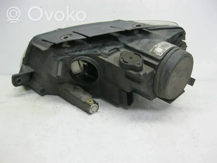 Volkswagen PASSAT B6 Lampa przednia 3C0941006AD