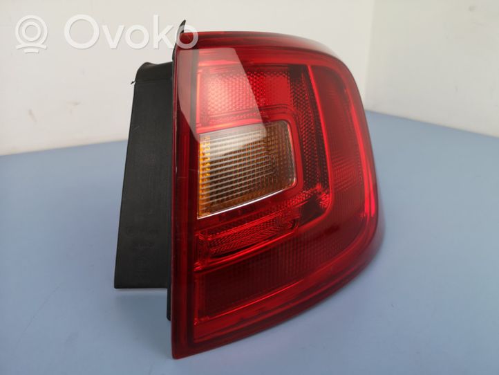 Volkswagen Jetta VI Lampa tylna 5C6945096E