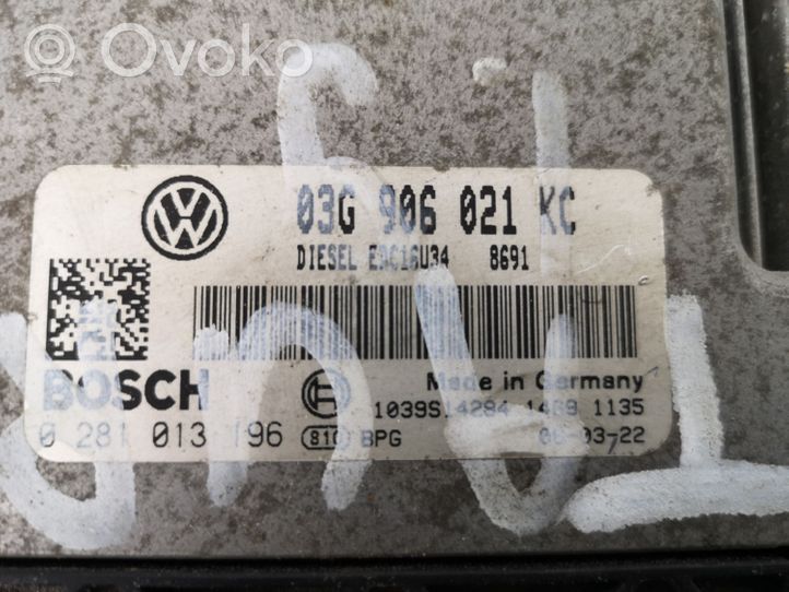 Volkswagen Touran I Unidad de control/módulo del motor 03G906021KC