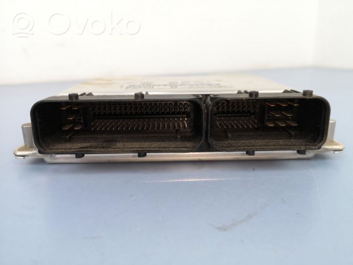 Volkswagen PASSAT B5.5 Calculateur moteur ECU 3B0907557S