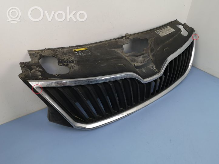 Skoda Rapid (NH) Grille calandre supérieure de pare-chocs avant 5JA853668