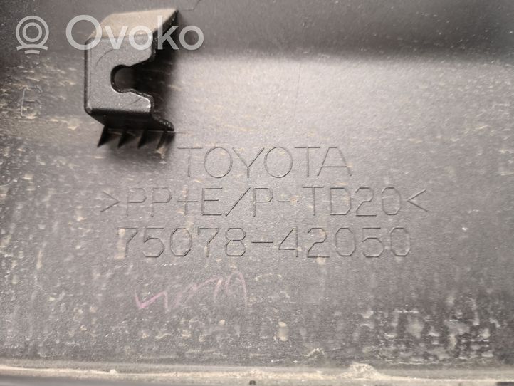 Toyota RAV 4 (XA50) Moulure de porte arrière 7507842050
