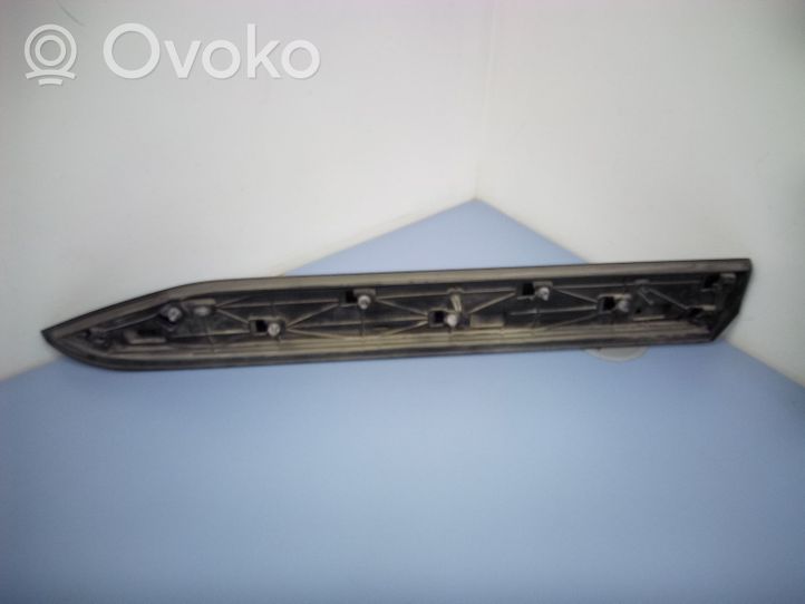 Skoda Superb B8 (3V) Takaoven lista (muoto) 3V0854949