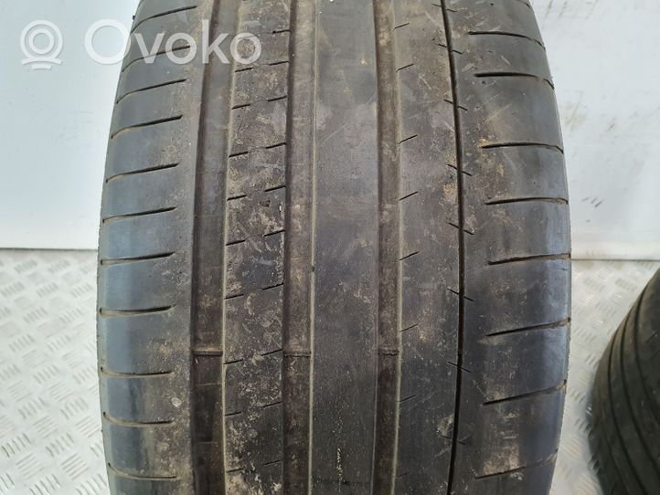 Jaguar XE R21 summer tire 