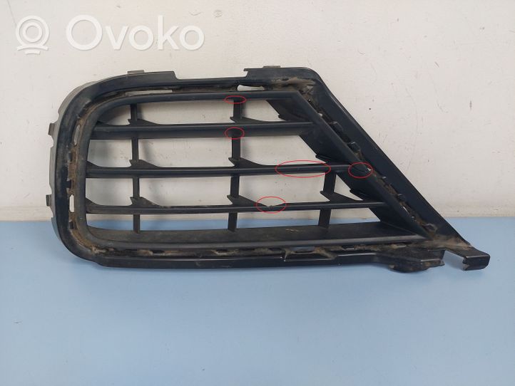 Volkswagen Touareg II Rivestimento del pannello parte angolare del paraurti anteriore 7P6853666B