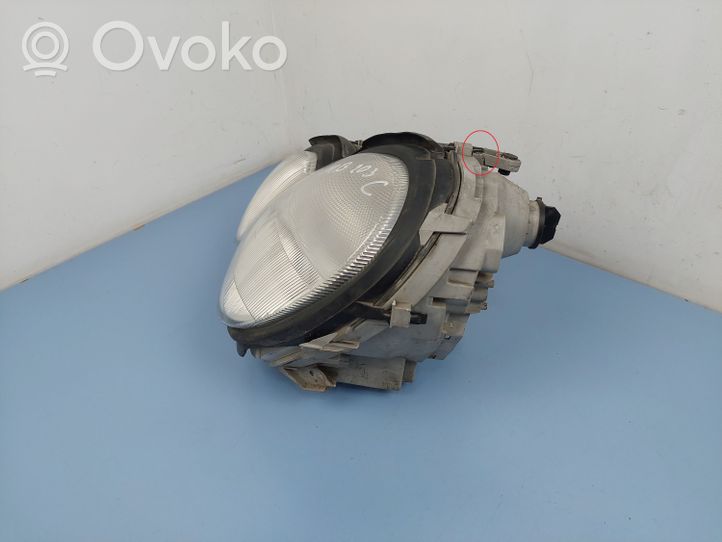 Mercedes-Benz C W203 Lampa przednia A2038201161