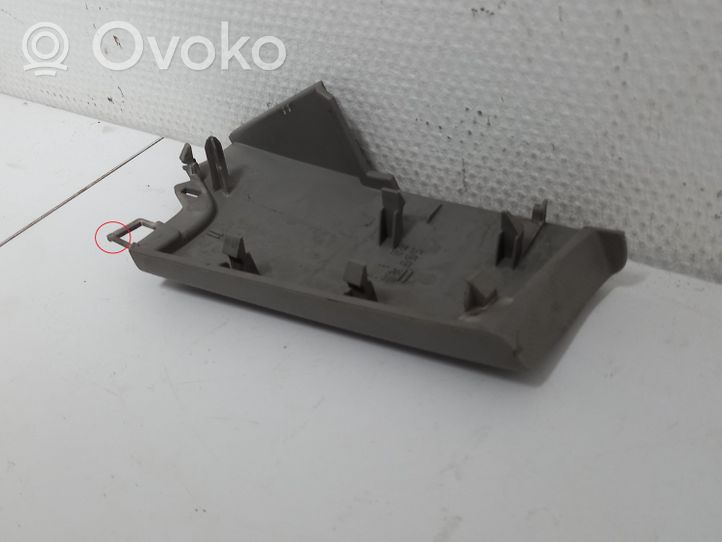 Toyota Yaris Kita priekinių durų apdailos detalė 742230D010