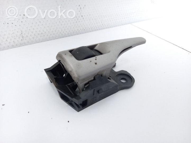 Toyota Auris 150 Klamka wewnętrzna drzwi przednich 62318A1