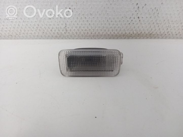 Toyota Auris 150 Éclairage intérieur porte avant 8124005041