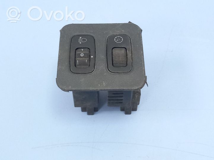 Mitsubishi Pajero Interruptor de control de altura del faro delantero MR402645