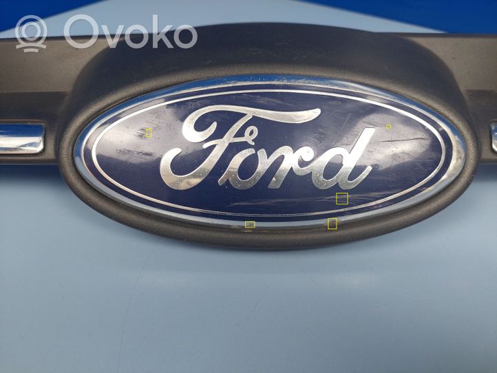 Ford Focus Grotelės viršutinės BM51BA133B