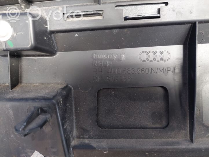 Audi Q7 4M Priekšpusē durvju dekoratīvā apdare (moldings) 4M0583960N