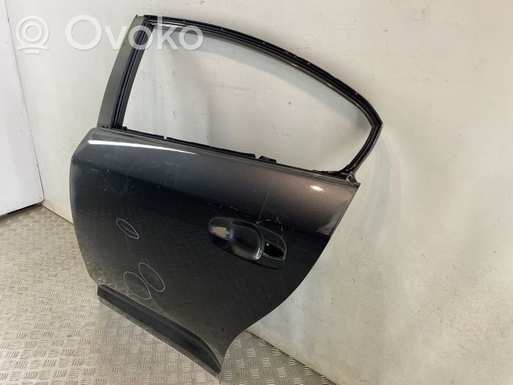 Toyota Avensis T270 Rear door 