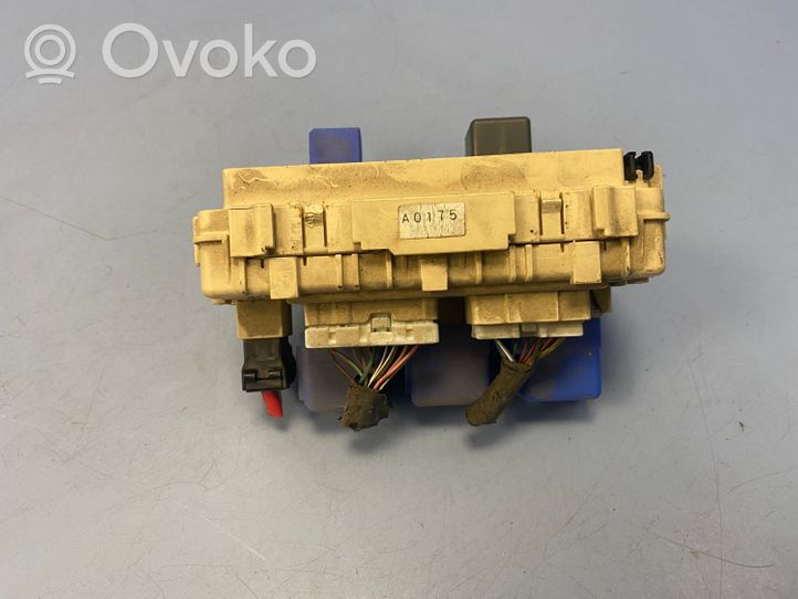 Nissan X-Trail T30 Module de fusibles 2434666R00