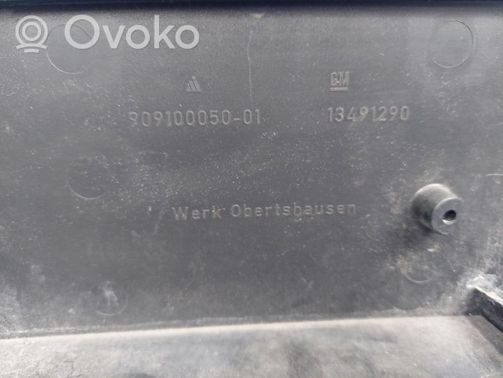 Opel Insignia B Ramka przedniej tablicy rejestracyjnej 13491290
