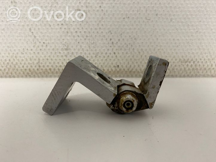 Volkswagen Polo III 6N 6N2 6NF Rear door lower hinge 