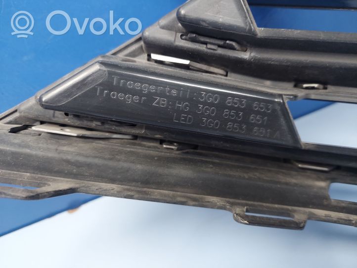 Volkswagen PASSAT B8 Grotelės viršutinės 3G0853651