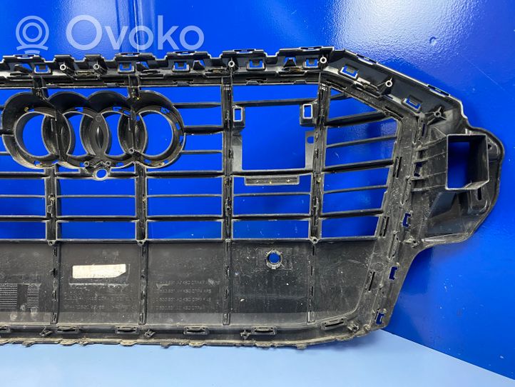 Audi Q7 4M Grille calandre supérieure de pare-chocs avant 4M0853651AJ