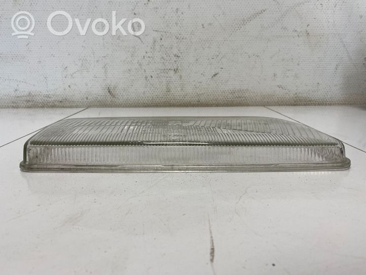 Audi 100 200 5000 C3 Priekinio žibinto stiklas 301131956