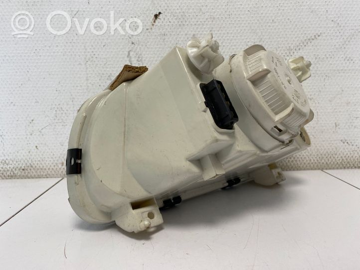 Skoda Felicia II Lampa przednia 301246052