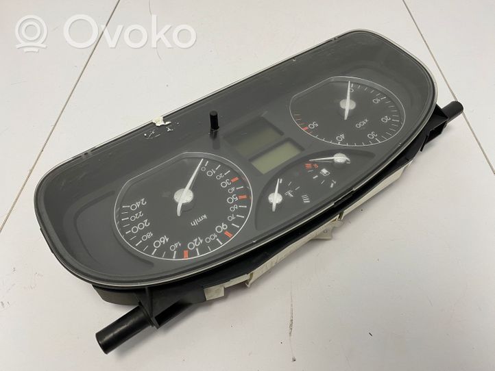 Renault Laguna II Compteur de vitesse tableau de bord 8200263357