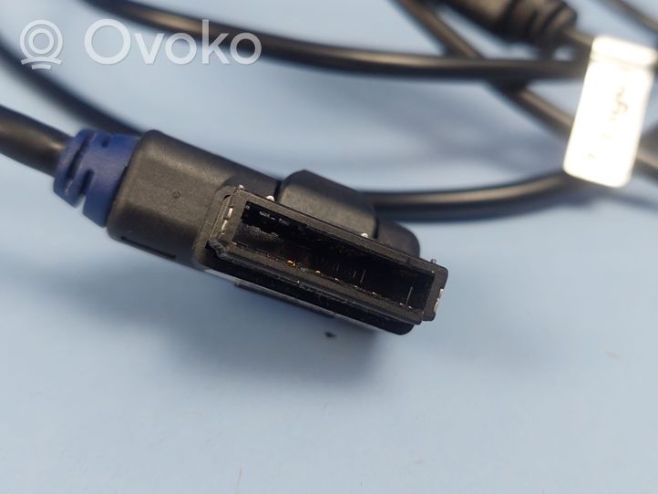 Audi A4 S4 B8 8K Connettore plug in AUX 4F0051510K