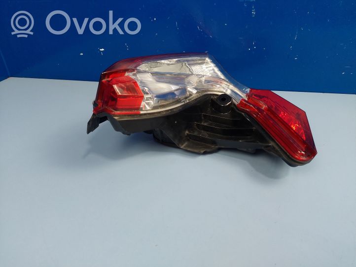 Toyota C-HR Luci posteriori del portellone del bagagliaio 81580F401000