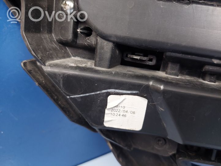 Subaru Outback (BT) Griglia superiore del radiatore paraurti anteriore GG21019490
