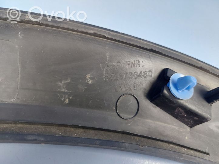 Peugeot 2008 II Listwa błotnika przedniego 9825736480