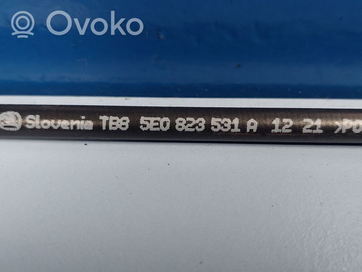 Skoda Octavia Mk3 (5E) Linka zamka pokrywy przedniej / maski silnika 5E0823531A