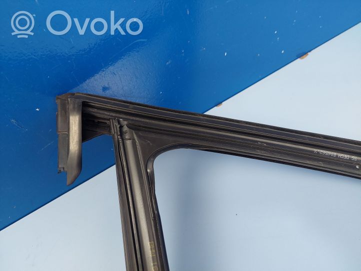 51337428671 BMW X5 G05 Rubber seal front door window/glass, 80.00  