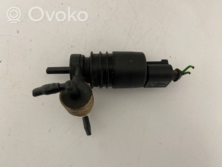 Volkswagen Polo Tuulilasi tuulilasinpesimen pumppu 1J6955651