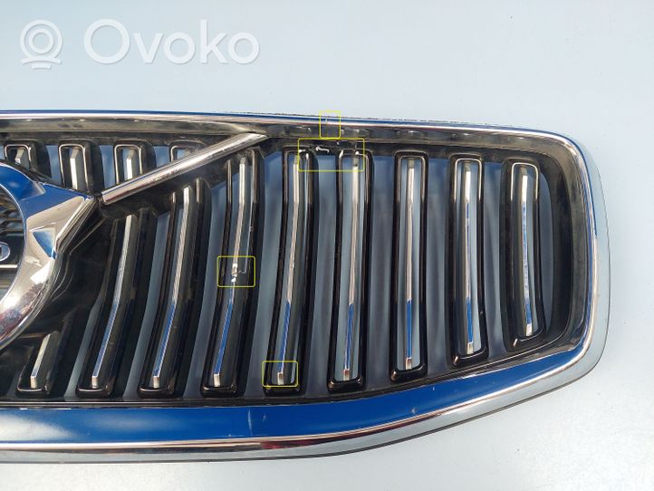 Volvo V60 Etupuskurin ylempi jäähdytinsäleikkö 32132226