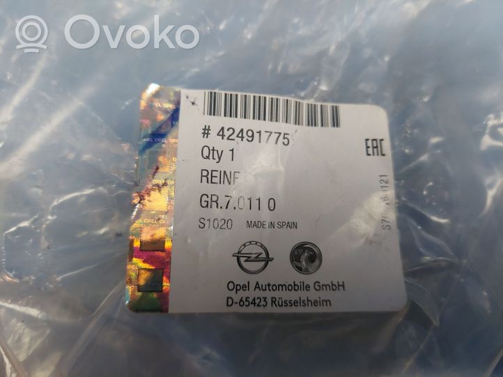 Opel Mokka X Etupuskurin ylempi jäähdytinsäleikkö 42491775