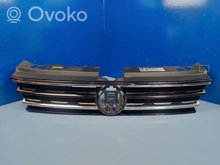 Volkswagen Tiguan Etupuskurin ylempi jäähdytinsäleikkö 5NA853653A