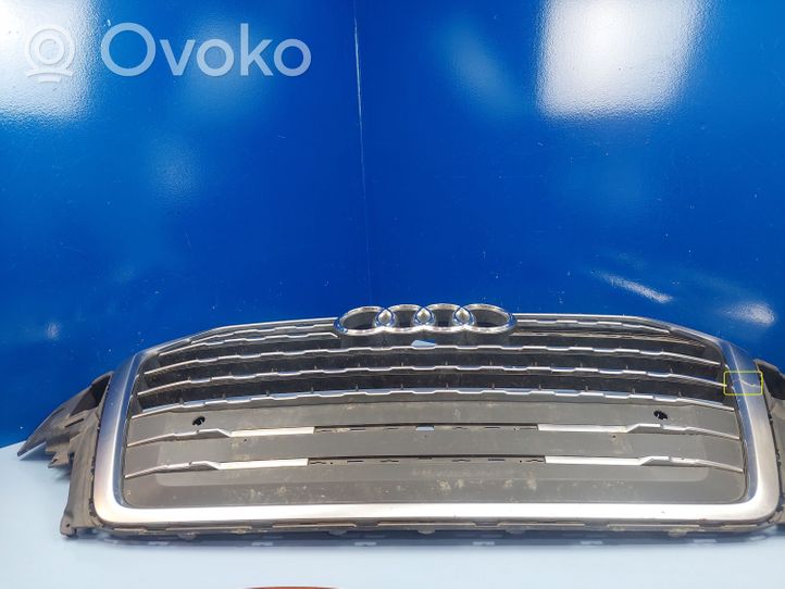 Audi Q7 4M Etupuskurin ylempi jäähdytinsäleikkö 4M0853651F