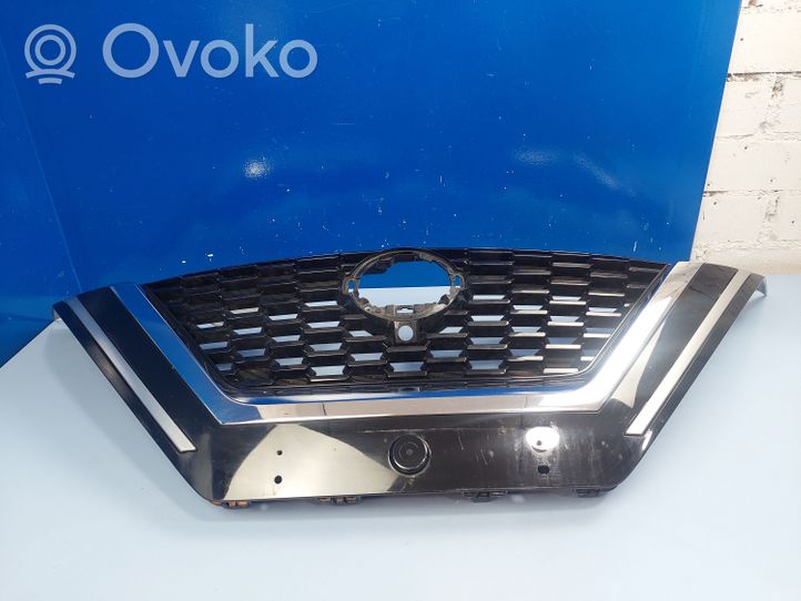 Nissan Qashqai J12 Grille calandre supérieure de pare-chocs avant 623106UAA