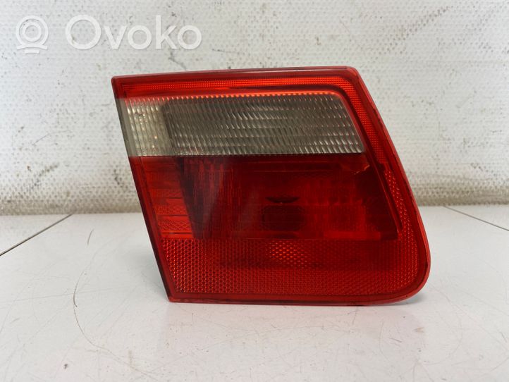 BMW 3 E46 Lampy tylnej klapy bagażnika 63218368759