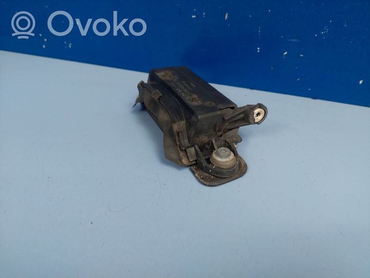 Audi A4 S4 B5 8D Maniglia esterna per portiera anteriore 8D0837207A