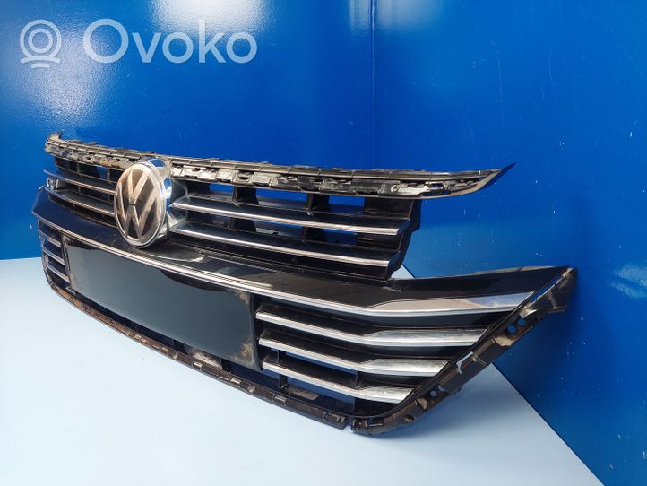 Volkswagen Arteon Grotelės viršutinės 3G8853655A