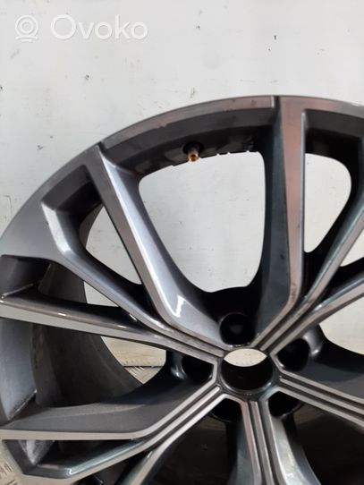 Audi Q8 R21 alloy rim 