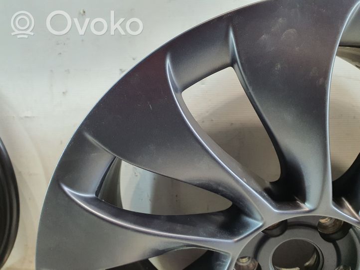 Tesla Model 3 Felgi aluminiowe R20 104426700A