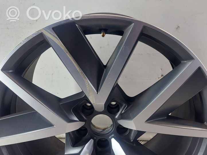 Volkswagen Touareg III Felgi aluminiowe R20 760601025Q