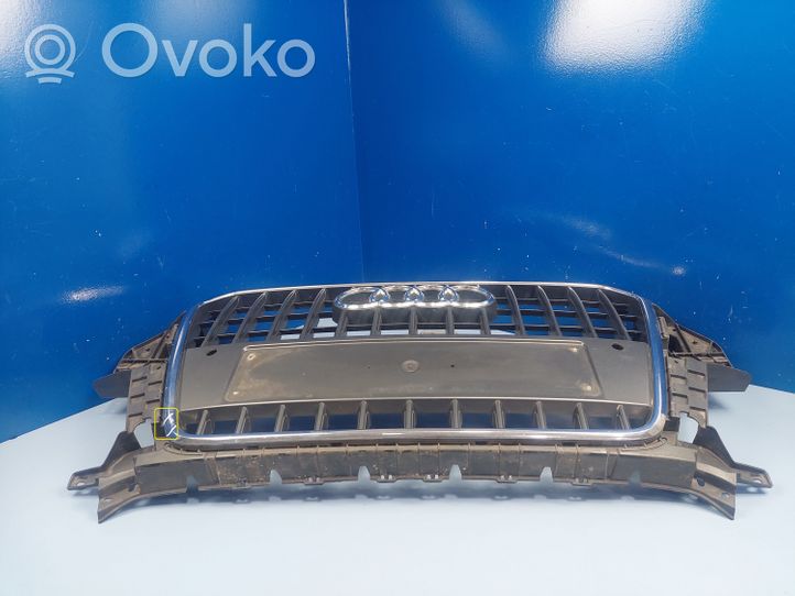 Audi Q5 SQ5 Etupuskurin ylempi jäähdytinsäleikkö 8U0855653H