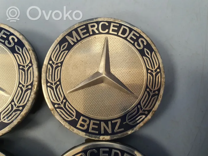 Mercedes-Benz GLA W156 Original wheel cap A1714000025