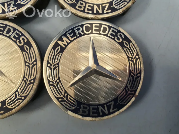 Mercedes-Benz GLA W156 Enjoliveur d’origine A1714000025